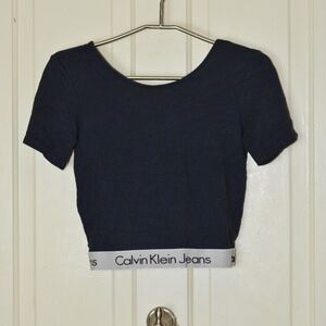 Calvin Klien Crop Top
